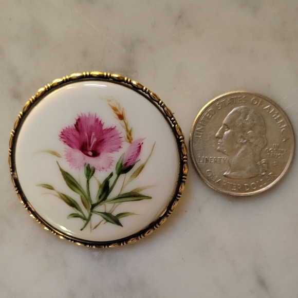 ANTIQUE German Porcelain Floral Brooch - Picture 6 of 7